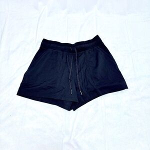 PREOWNED - Lululemon Dance Studio High-Rise Short 3.5" – Black, Size 8